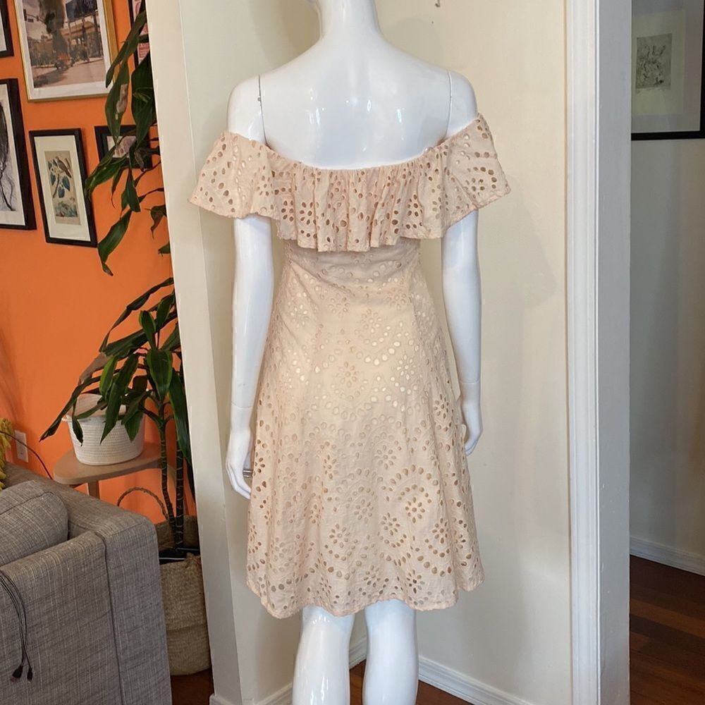 ASTR the Label Joyce Light Peach Eyelet Lace Off-the-Shoulder Dress Size Small - Picture 6 of 11